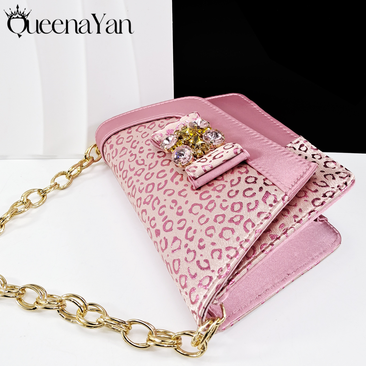 Queena Yan  2025 Shiny Italian – обзор и цена Party Favor Bag